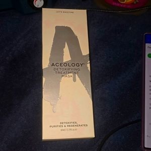 Aceology Detoxifying treatment mask